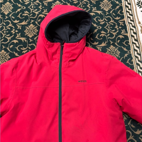 Red Hooded waterproof Jacket - Picture 3 of 3